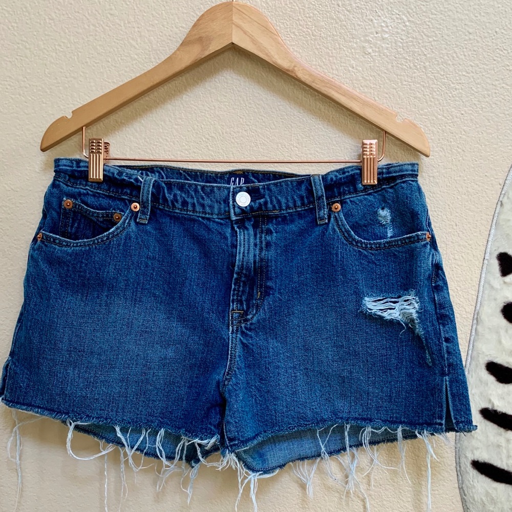 GAP DISTRESSED denim shorts size 30